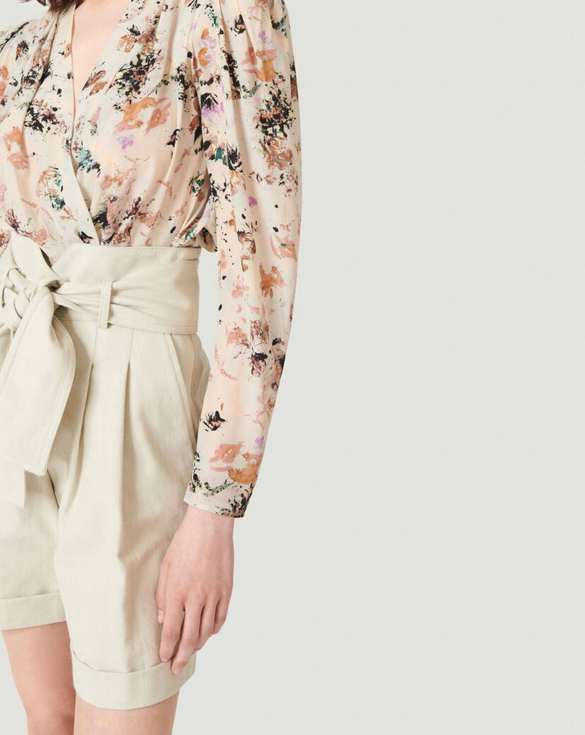 MYLA FLORAL PRINT V NECK BLOUSE TOP image number null